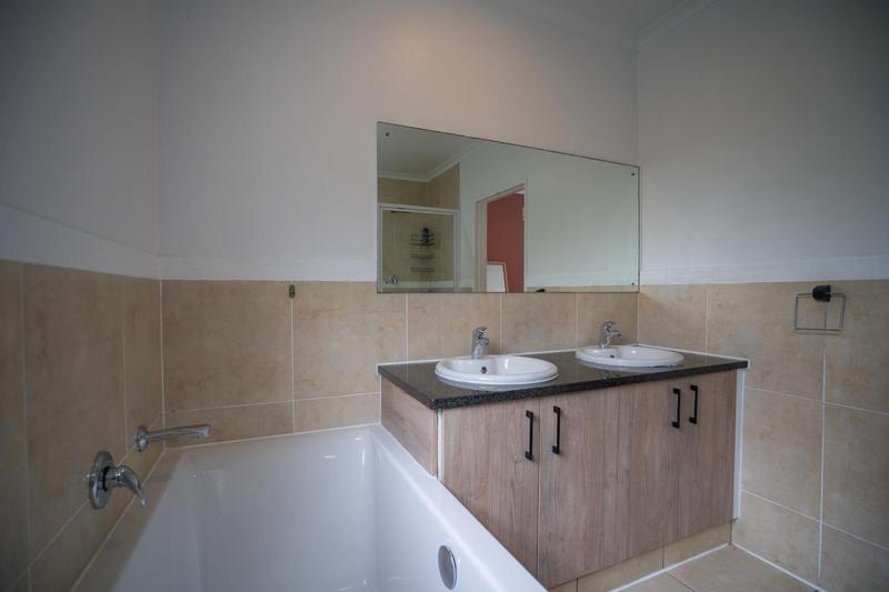 3 Bedroom Property for Sale in Sunningdale Western Cape